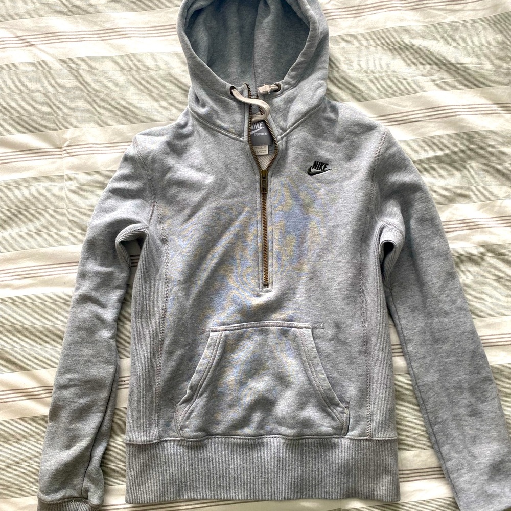 Nike grey 1/2 zip sweatshirt